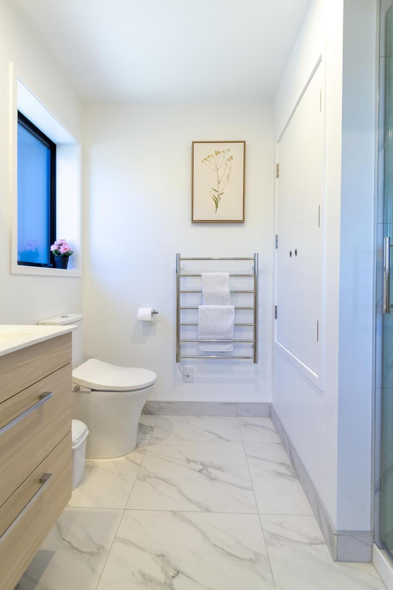 Luxury Studio With Balcony - Close To Supermarket Christchurch Extérieur photo